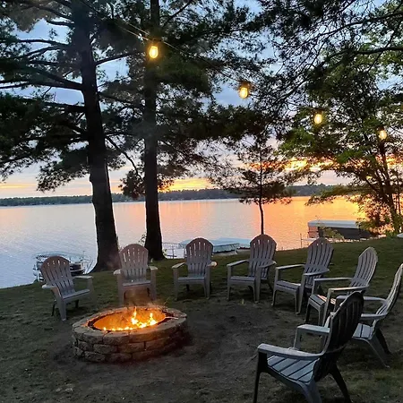 Family Retreat On Cross Lake Boat, Swim And Relax!